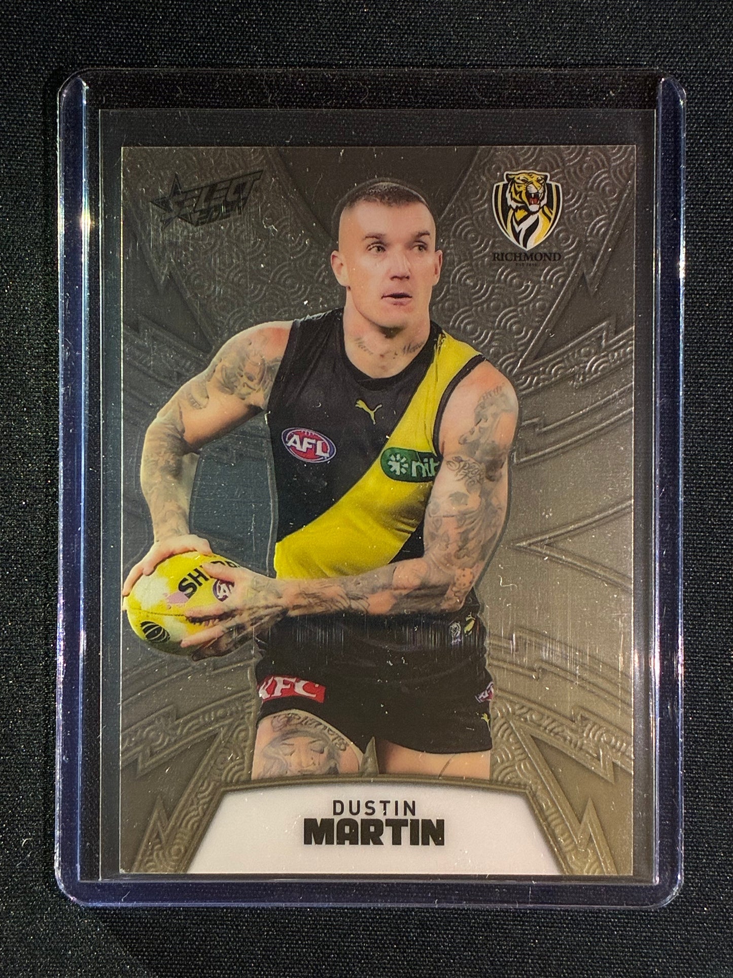2024 Select Footy Stars DUSTIN MARTIN Luminous Thunderbolt Refractor 147/299 #136