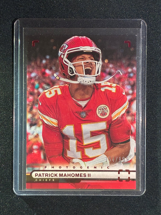 2022 Chronicles PATRICK MAHOMES II Photogenic Red 154/199 #18